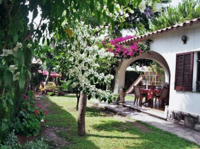 Отель Holiday Home Vilafortuny  Вилафортуни